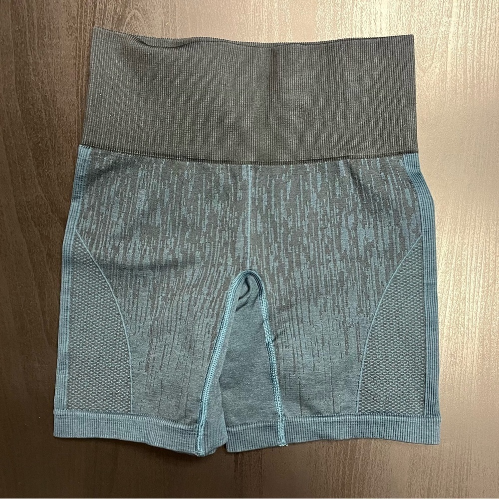 Lululemon Sculpt Short - Sz 4 - Picture 2 of 4